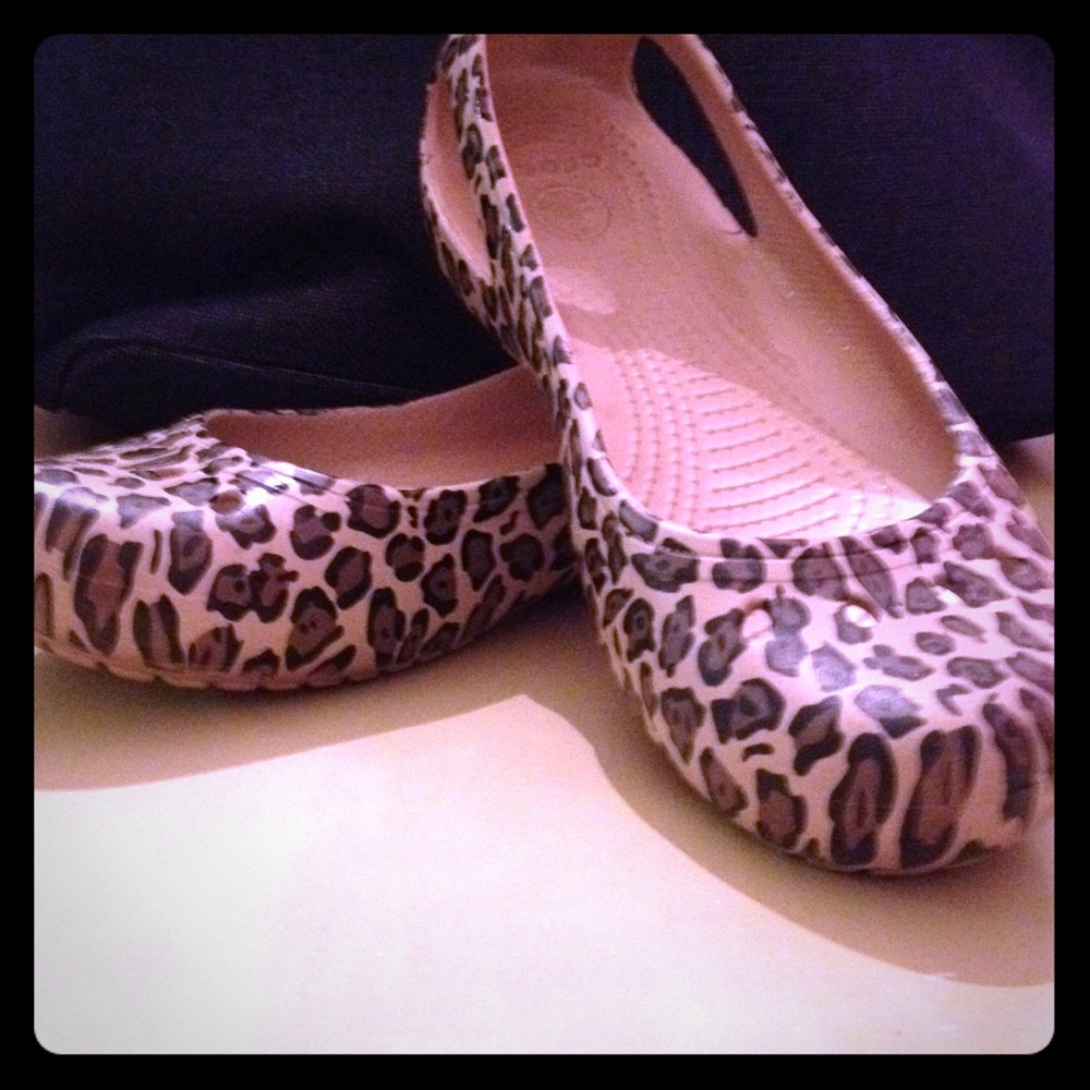 Crocs Leopard print Ballet flats size 9